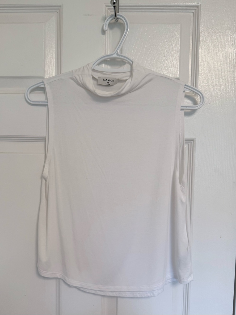 Aritzia Babaton White Sleeveless Mock-Neck Tank